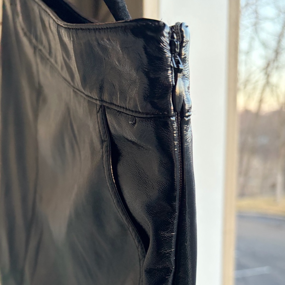 🆕 Theory Black Patent Texture Mini Skirt Size 10 Glossy Leather Designer Mini - Picture 7 of 12
